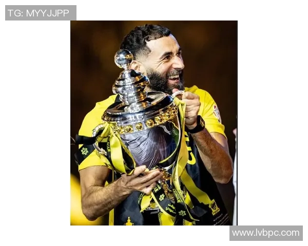 本泽马梅开二度，皇马在欧冠比赛中实现壮举，取得惊人胜利