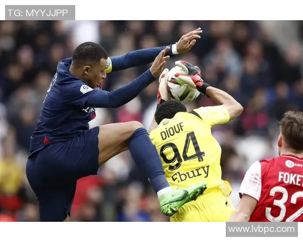 法甲球队巴黎圣日耳曼宣布签下意大利后卫，加强后防实力