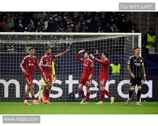 汉堡主场大胜法兰克福，全队势为夺冠势头劲，球迷欢呼雀跃