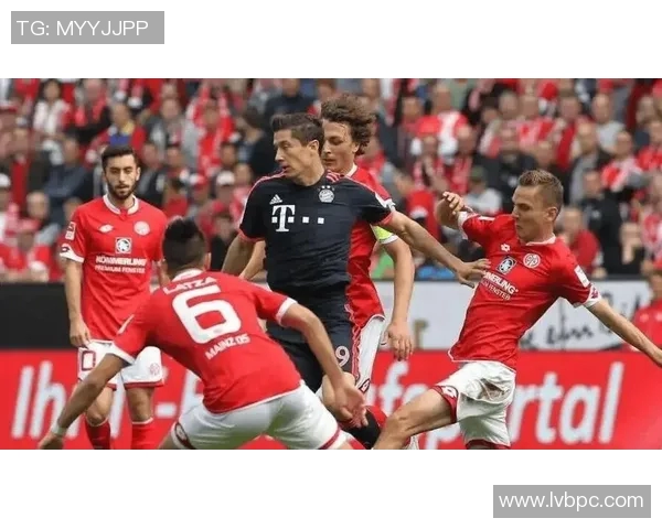 美因茨客场硬战亚琛战罢双方握手言和