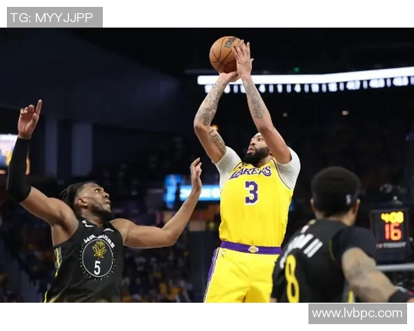 勇士击败掘金，勇往直前晋级季后赛