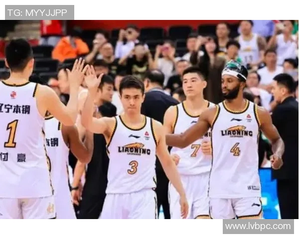 辽宁男篮球迷组织线上观赛会，共同为球队加油打气